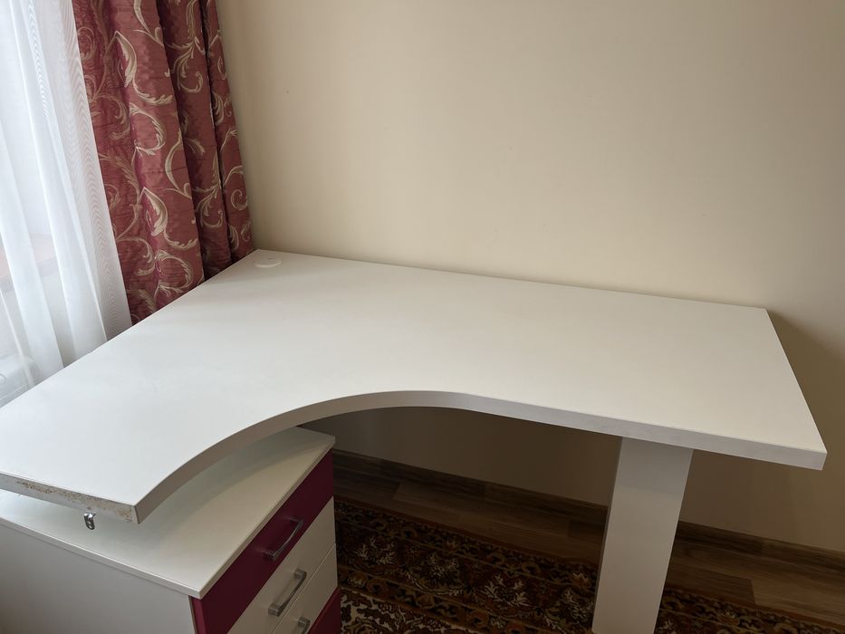 Стіл + тумбочка