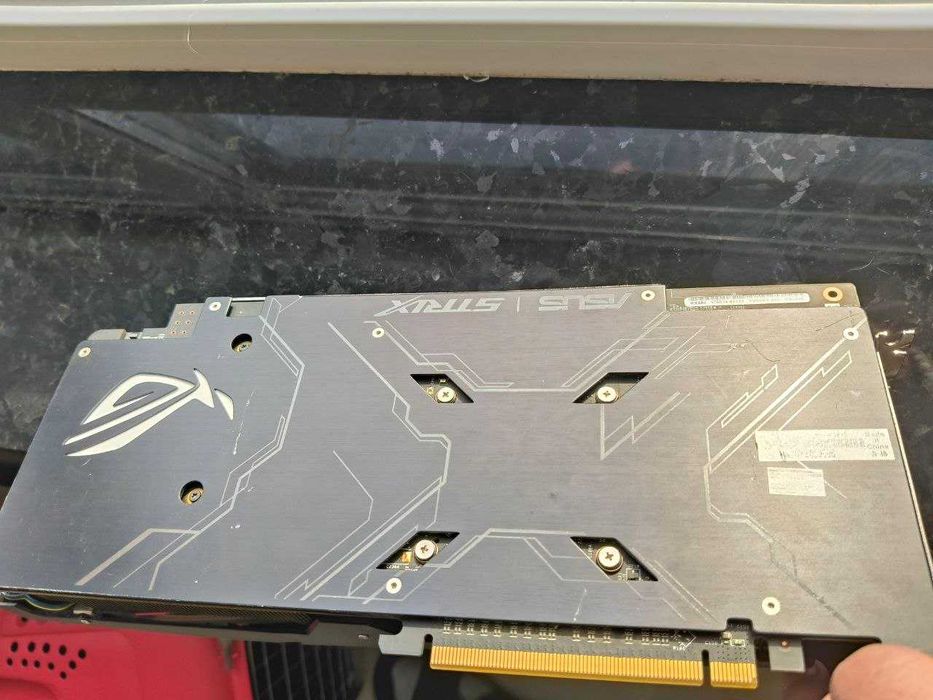 ROG Strix RX580 неробоча на запчастини