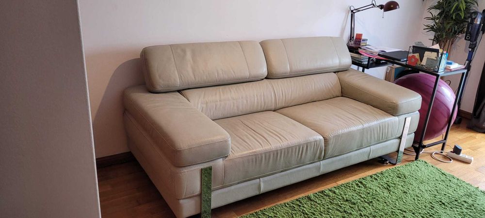 Sofa de pele beje 3 lugares