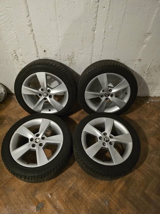 Skoda Felgi aluminiowe 16 "opony letnie