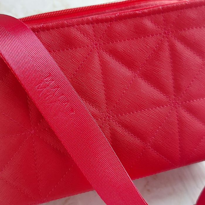 Mala feminina com fecho e compartimentos | feita em Portugal