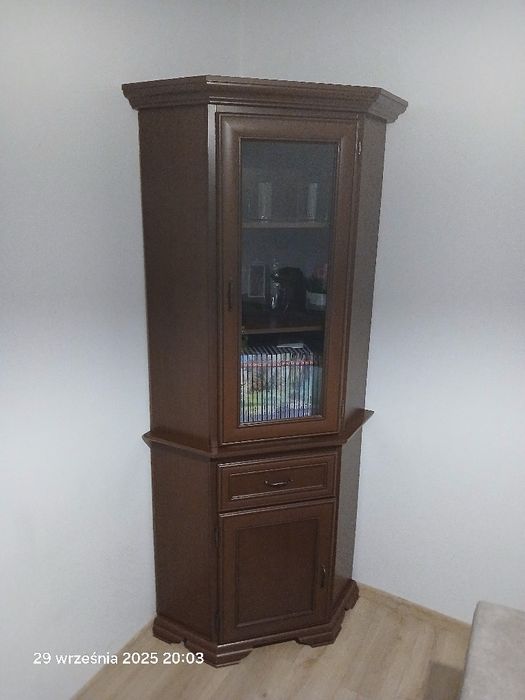 Sprzedam komodę i narożnik