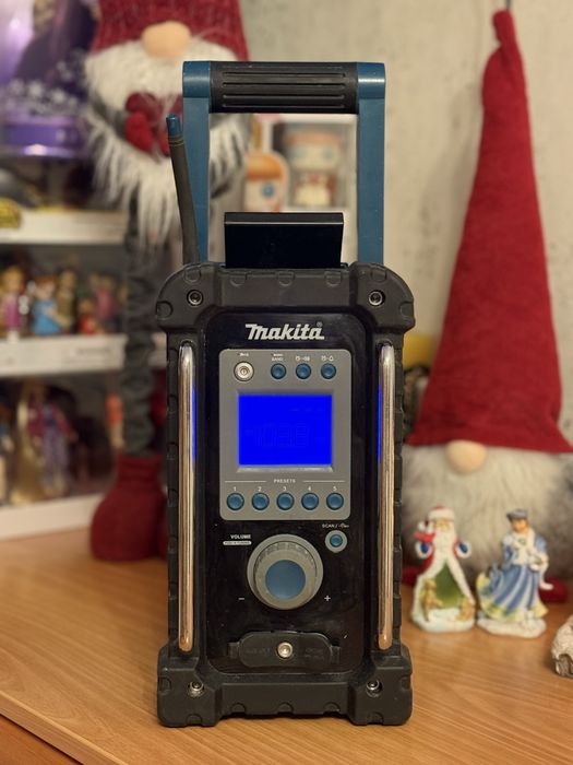 Радіоприймач Makita BMR100; 9,6-24V, акамуляторний, оригінал Японія