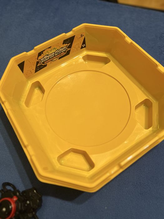 Арена з 9 бейблейдами Beyblade gyro battle