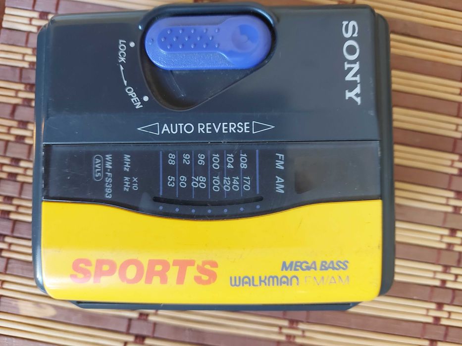 Sony WM-FS393 Mega Bass AM FM Radio Walkman W/ Belt Clip Cassette Player