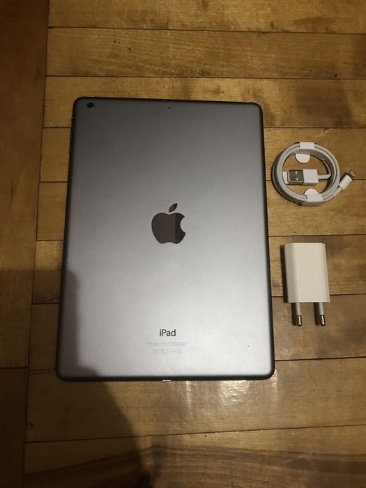 Все працює айпад 9.7 дюйми