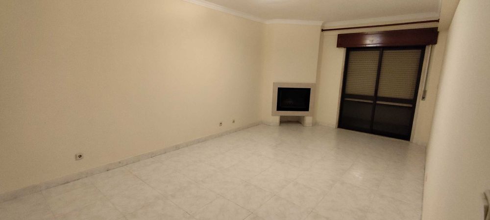 Apartamento T2 – Águas Livres – Damaia de Cima