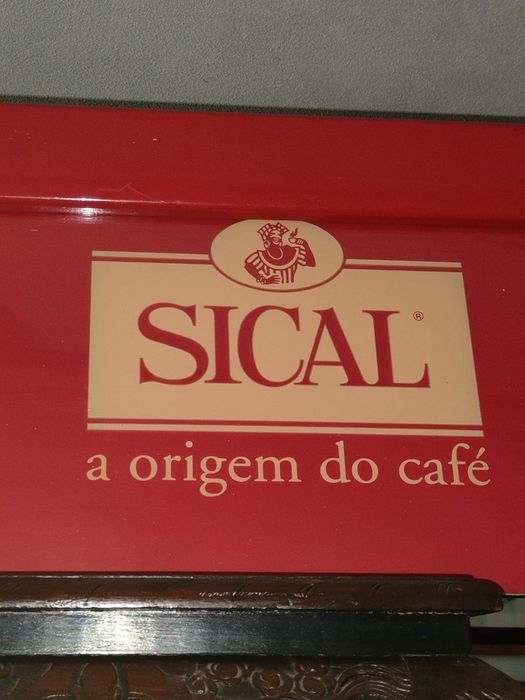 Letreiro e relógio SICAL