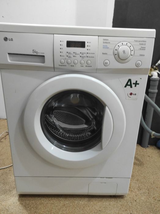Pralka LG,slim 45 cm stan bardzo dobry