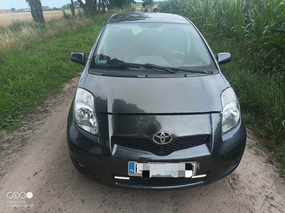 Toyota Yaris 2011, silnik 1.4 benzyna klimatyzacja