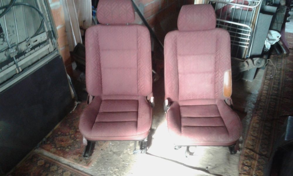 Vendo conjunto bancos e quartelas para mercedes c180/c200 / c220/ c250