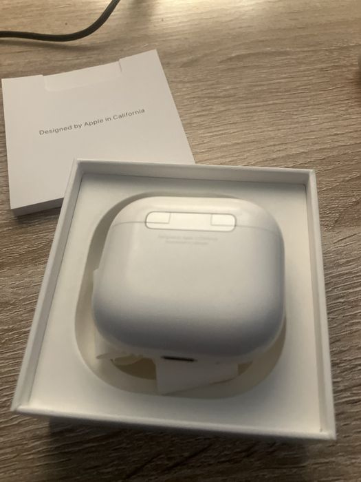 Airpods 4 com Cancelamento de Ruido