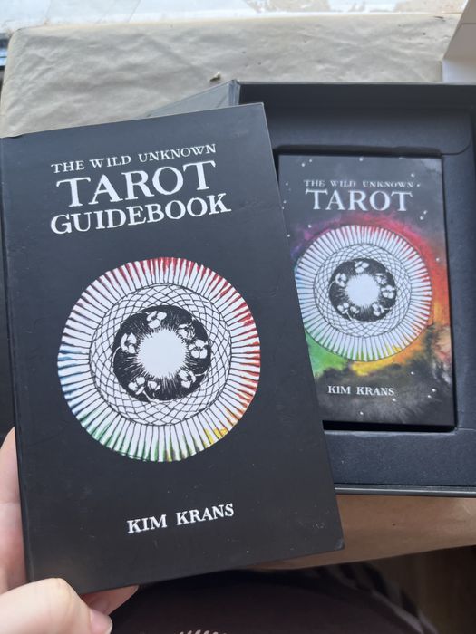 Таро The Wild Unknown Tarot Кім Кранс — оригінальна колода з книгою