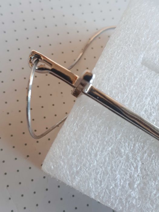 Colar em prata com cruz