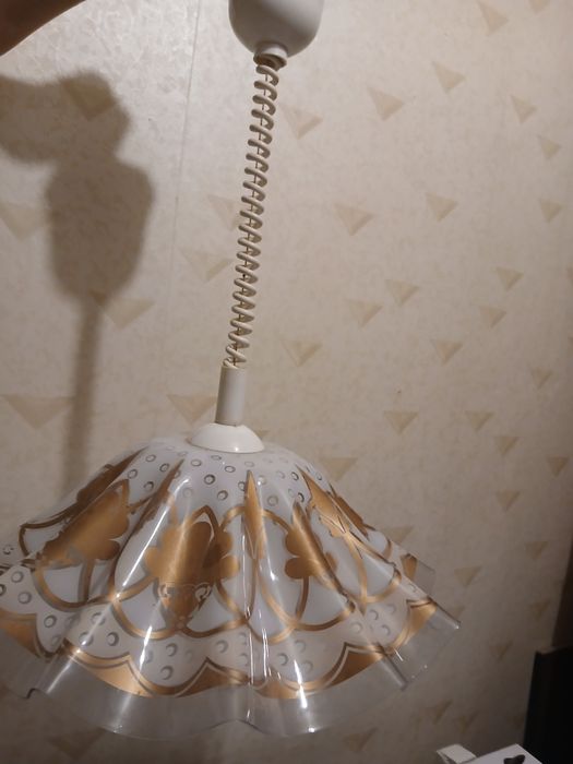 Люстра з регуляторомвисоти