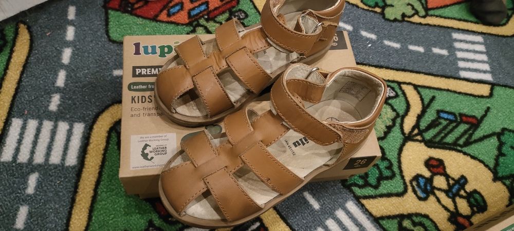 Sandały skórzane rozm. 26