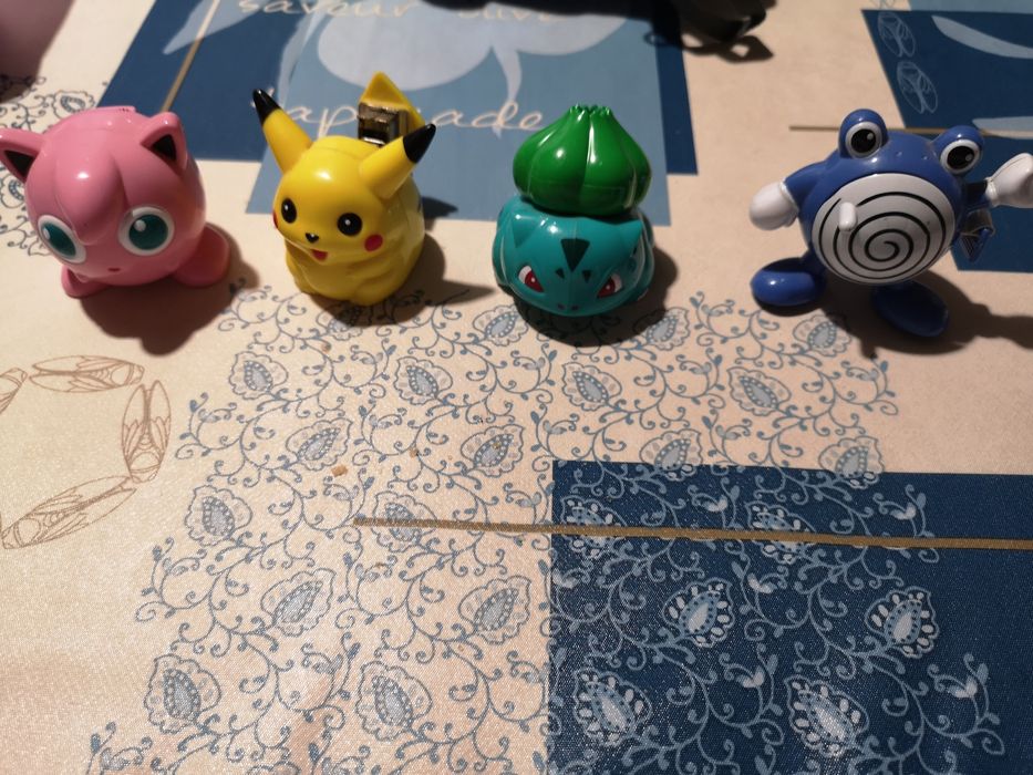 Pokemon Deluxe Desktop Set 1999 (RARE)