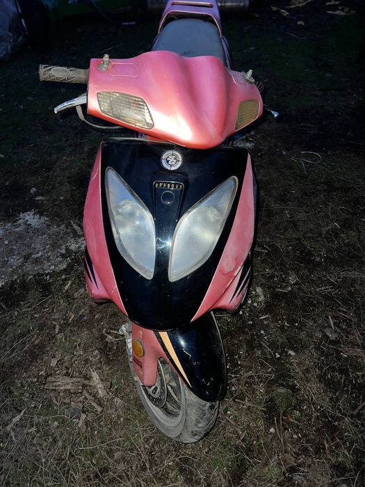 Продам скутер 150см³