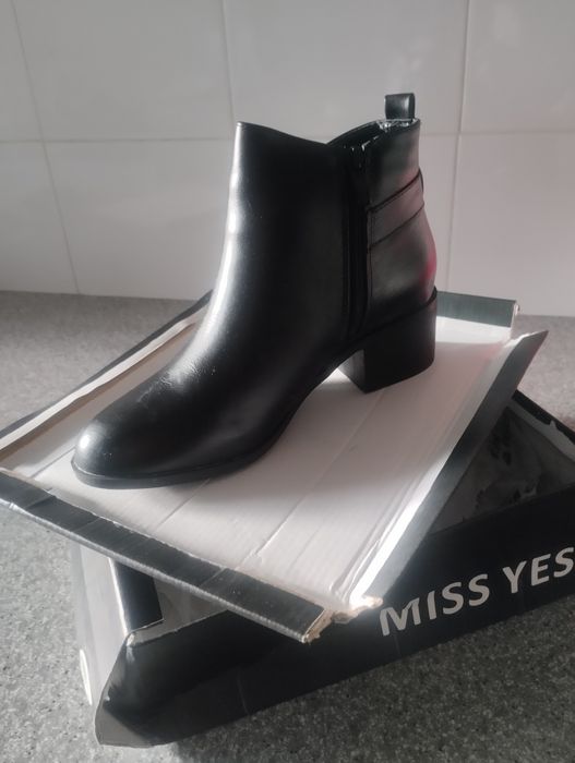 Botas Novas femininas  N 41