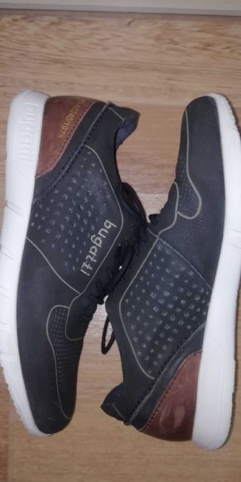 Снікерси, кросівки BUGATTI 40р