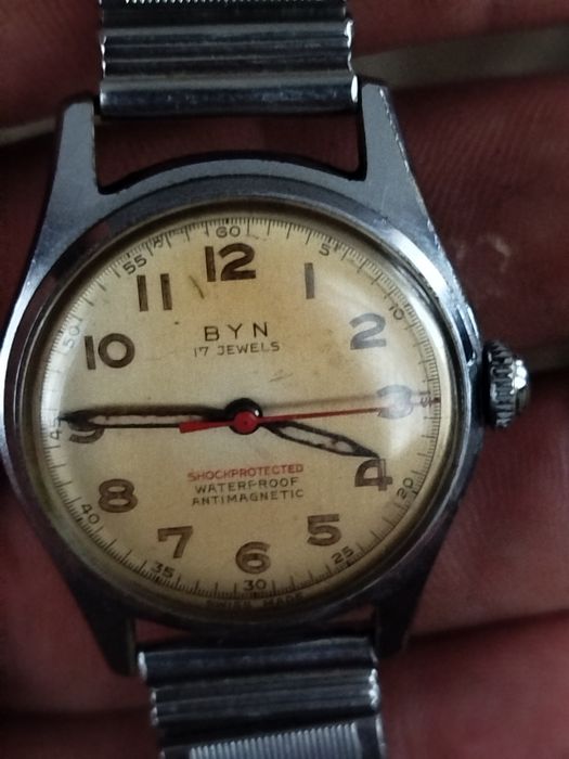 Вінтажний швейцарський годинник бренду BYN 1940 - 1950-х років