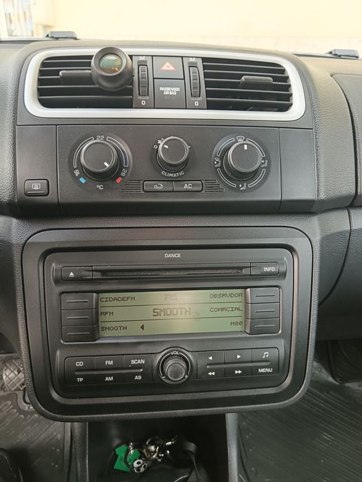 Skoda Fabia azul  1.2