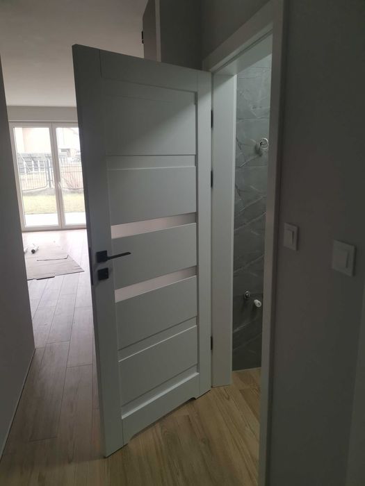 Nowe bezprzylgowe drzwi Vasco białe 80 lewe, czeska norma, niższe