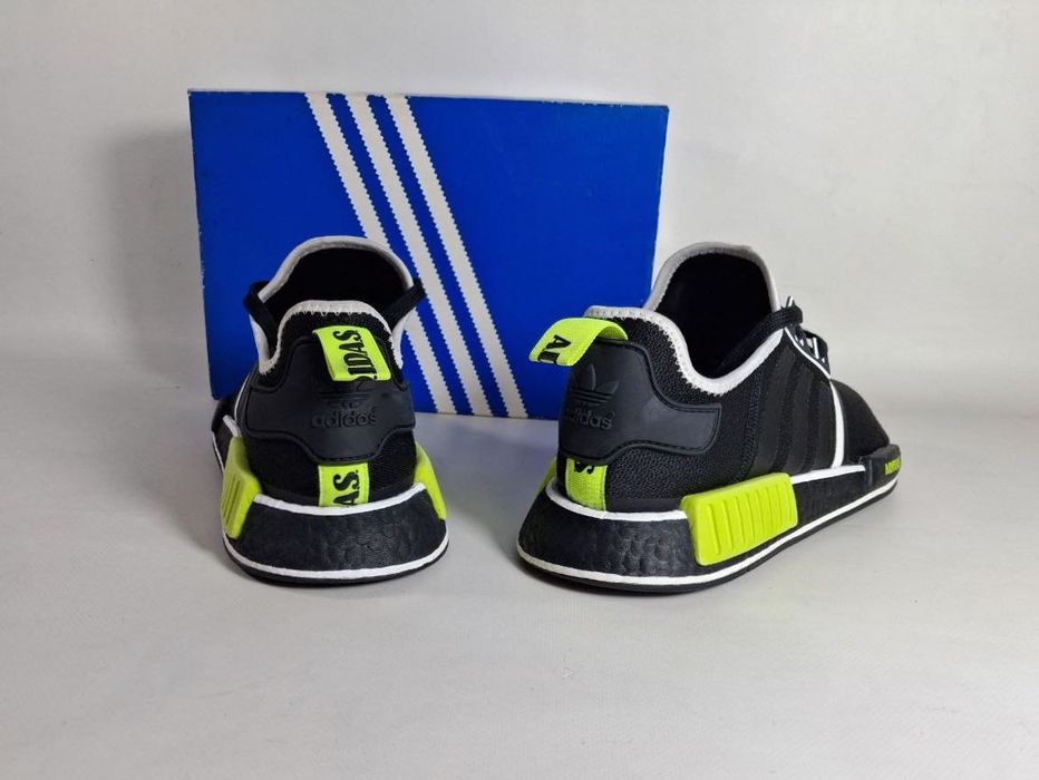 Кросівки Adidas Nmd_R1 Black Boost (р. 44) Оригинал летние мужские беговые кроссовки буст