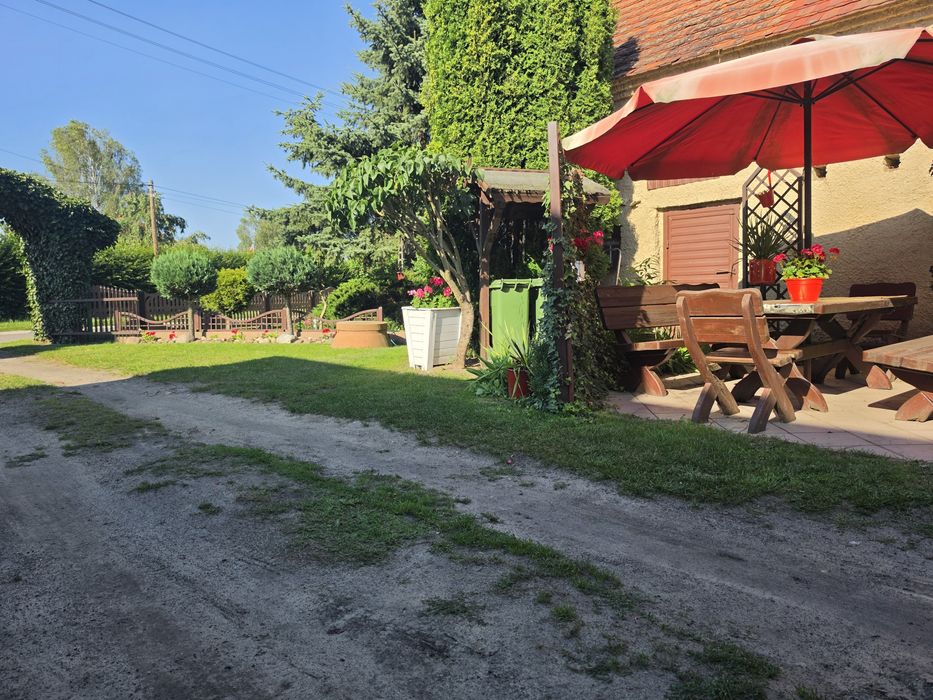 Dom z ogrodem i garażami