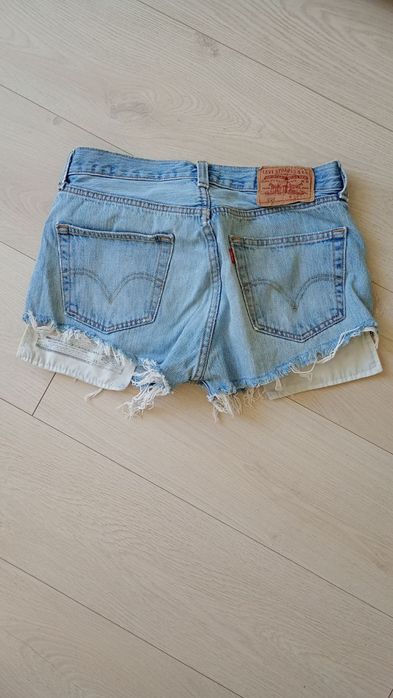 Продам шорти Levi's 501 оригінал