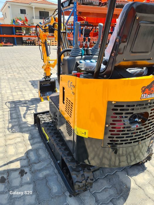 Mini Escavadora TRS HT12 – Promoção Final de Ano – 3 Baldes Incluídos