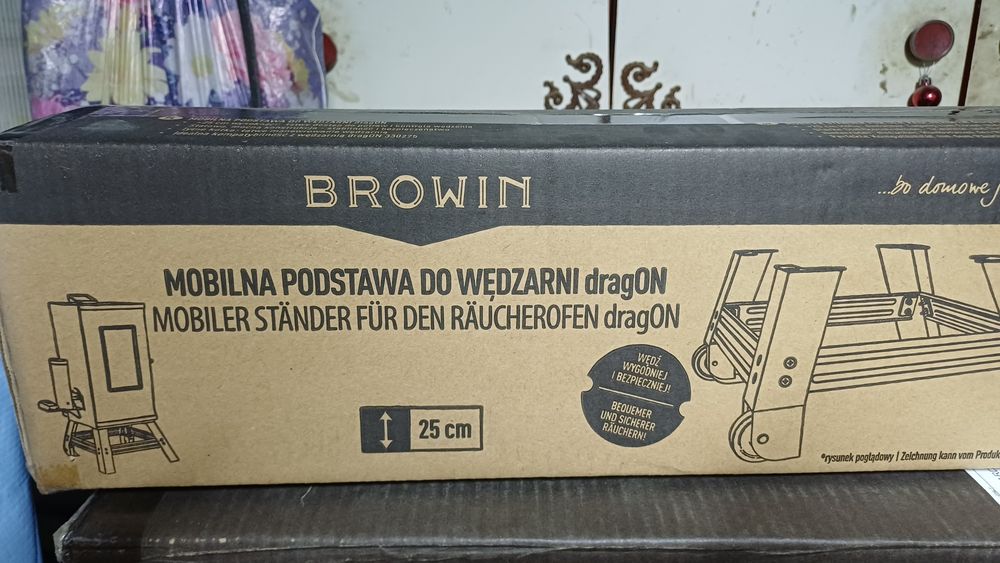Wędzarnia elektryczna Browin Dragon 650W z generatorem dymu + podstawa