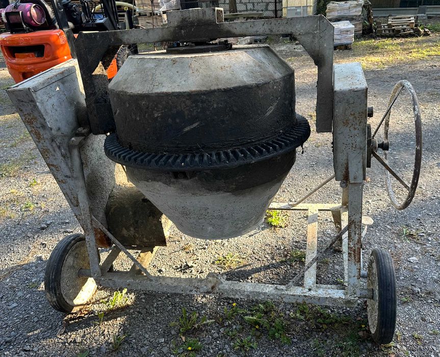 Betoniarka 250 l, siła 3 fazy