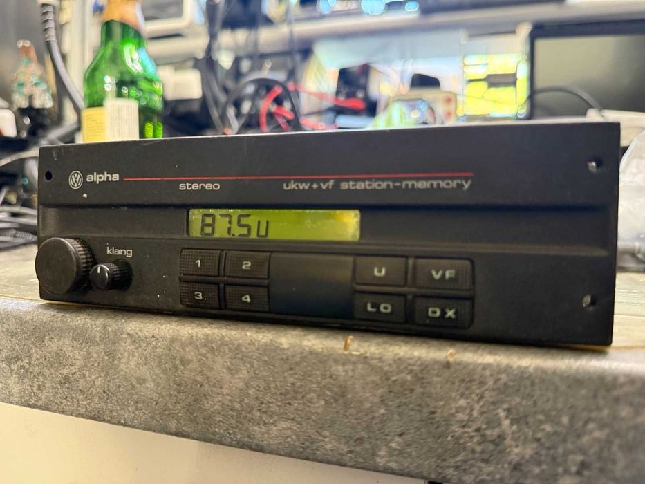 Fabryczne Radio Alpha 2