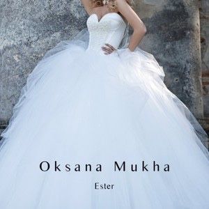 Весільня дизайнерська сукня,шубка біла в подарунок