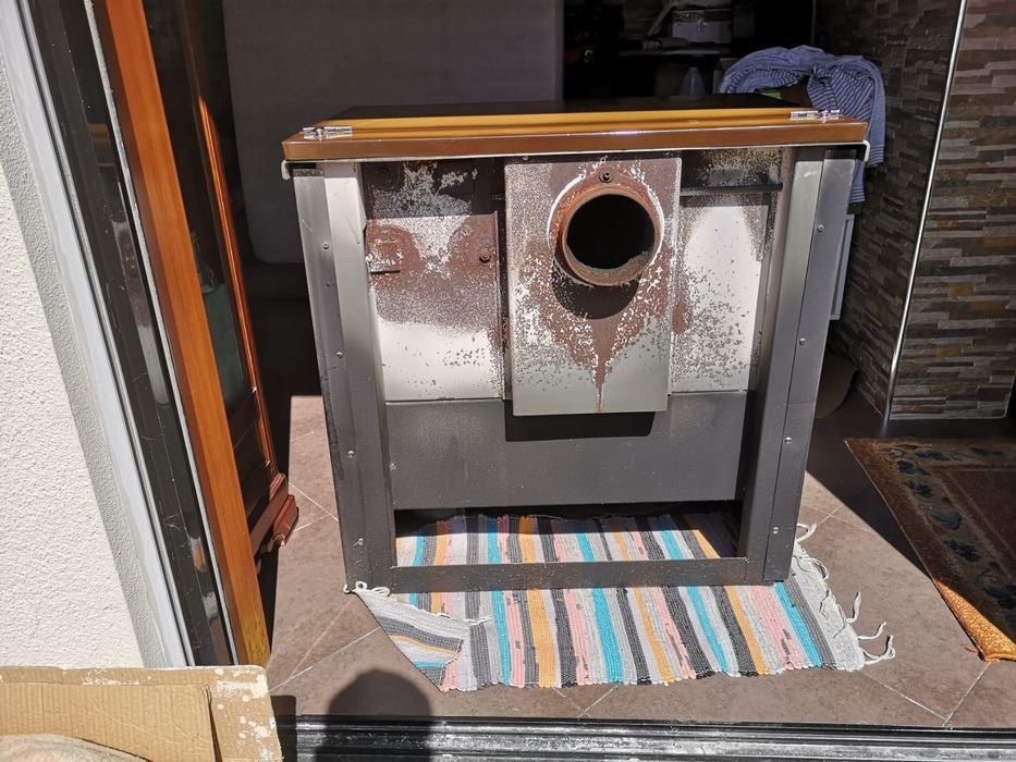 Vendo fogão a lenha