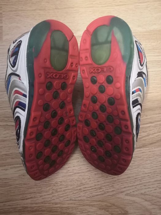 Кросівки бренда Geox, розмір 28