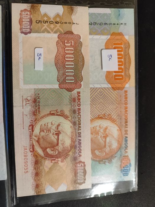 Vendo várias moeda de coleção e vários países.