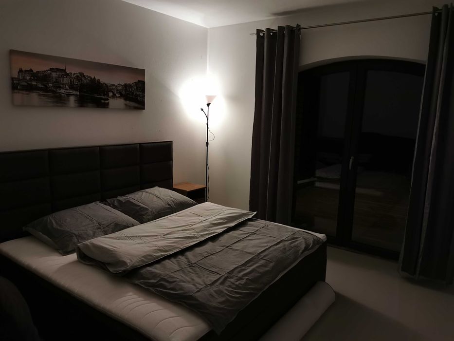 domek nad jeziorem z jaccuzi