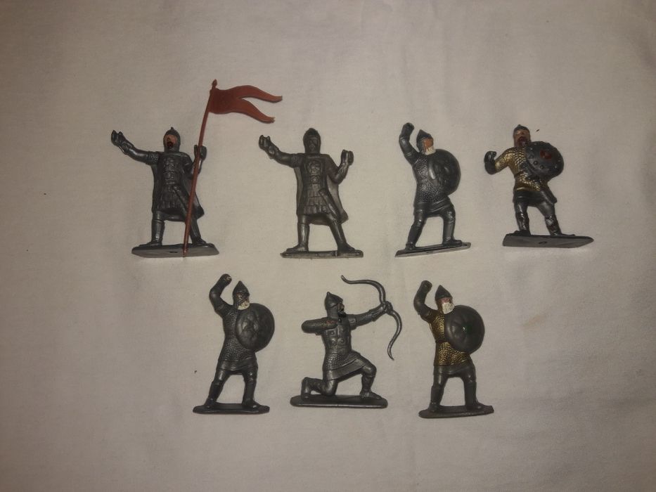 Солдатіки гдр і срср  різні