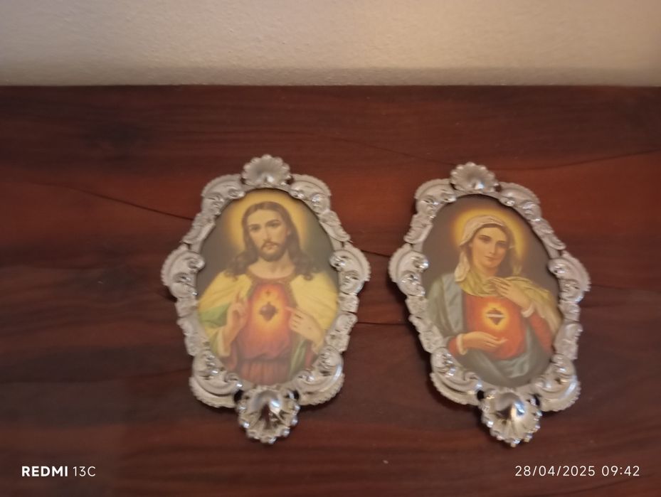 Duas imagens em moldura de inox