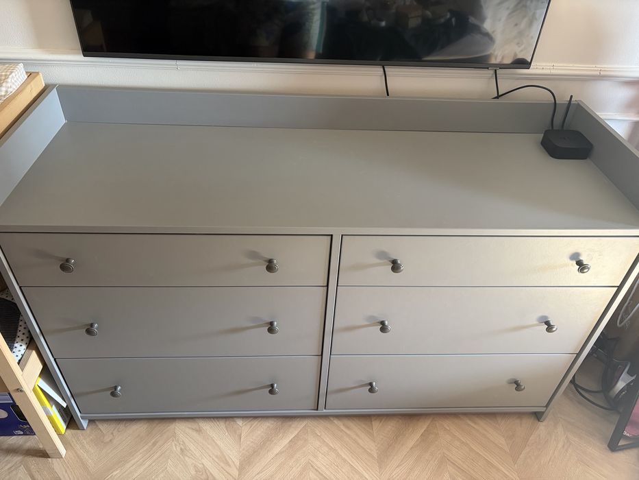 Cómoda Ikea HAUGA
