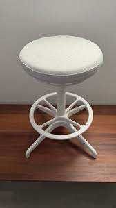 Banco / cadeira IKEA LIDKULLEN — estado impecável