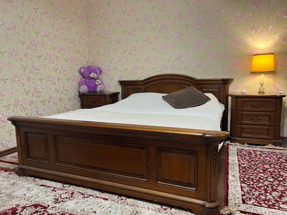 Спальня РУМЫНИЯ натуральное дерево кровать+тумбочки+шкаф+комод+зеркал
