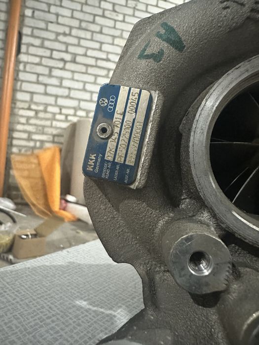 Турбина оригинал 2.5 TFSi (audi ttrs/rs3/q3 rs) 07K 145 701 C (идеал)