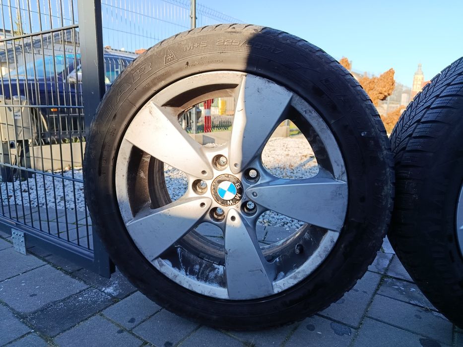 Felgi BMW styling 138 17x7.5 z oponami zimowymi BMW E60 E61 XDrive
