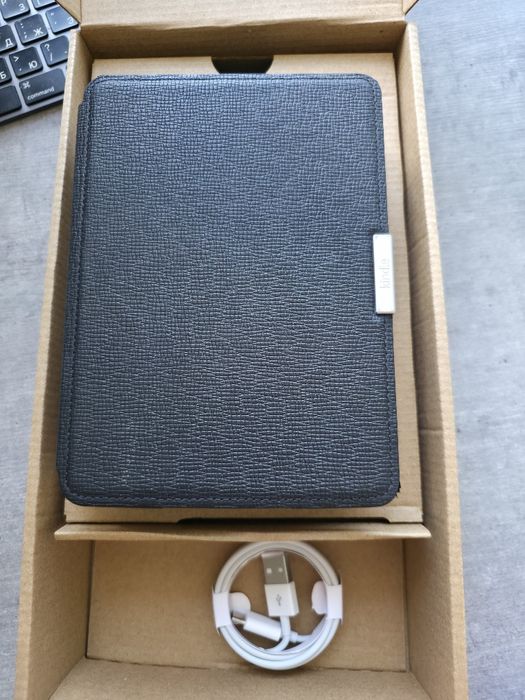 Kindle Paperwhite 7 покол. Підсвітка. 6 дюймів. Refurbished. HD екран. Чохол