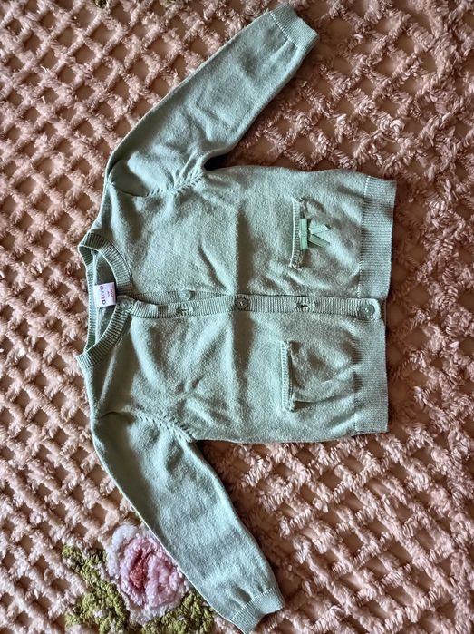 Roupa de bebé em bom estado