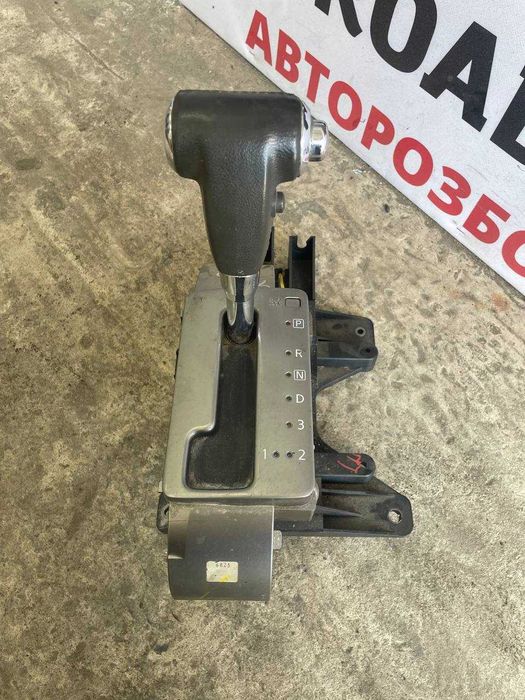 Куліса селектор АКПП Nissan Navara D40. Nissan Pathfinder R51