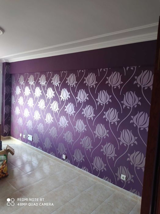 Pintura  de interiores. azulejos e aplicacao de papel parede